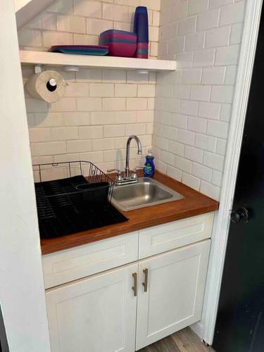 Pop-Of-Color - Loft - Downtown Raleigh - Near NCSU in Raleigh, USA