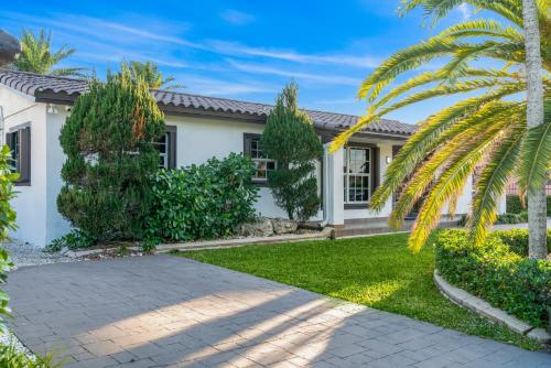 Oasis with Pool Spa Games 5BR L21 Oasis with Pool Spa Games 5BR L21