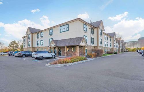Extended Stay America Select Suites Chicago Downers Grove