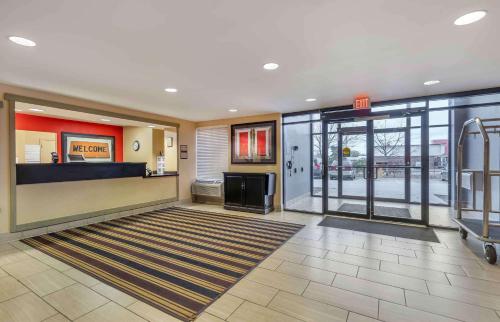 Extended Stay America Suites - Chicago - Lombard - Yorktown Center