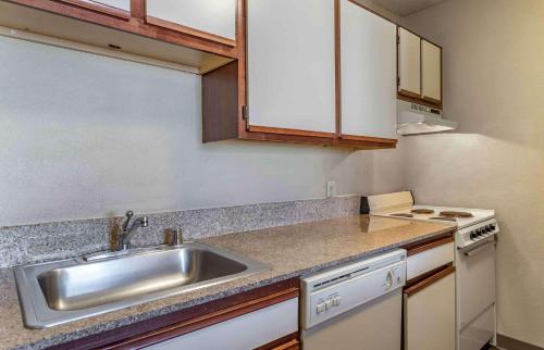 Extended Stay America Suites - Chicago - Lombard - Yorktown Center