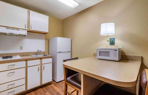 Extended Stay America Select Suites - Tampa - Brandon in Brandon, USA
