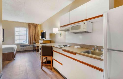 Extended Stay America Suites - Chicago - Lombard - Oakbrook