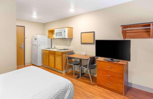 WoodSpring Suites Wilmington - image 9