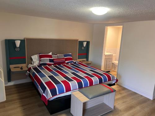 Budget Inn - image 14