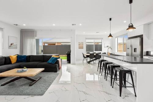 Amazing family home opposite a park & sleeps 10 in St Leonards