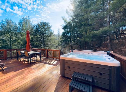 Cabin in Lost City WV with Hot Tub and Pet Friendly