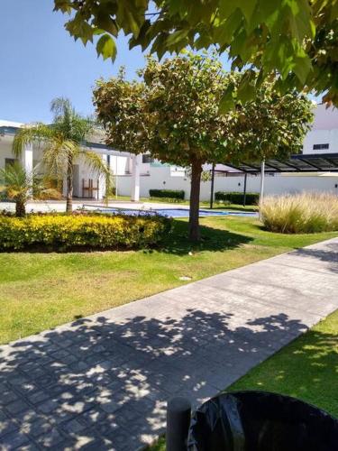 Casa familiar en coto privado. in San Francisco Tesistán, Mexico