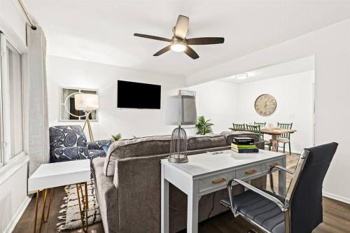 1BR Pet-Friendly Apartment with King Bed in Royal Oak, USA