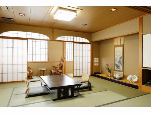 Japanese-Style Quadruple Room