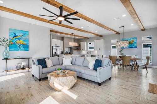 Sandy Feet Retreat home in Crystal Beach, USA