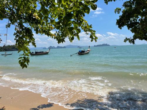 Lamai Home1 - Tap to explore photos