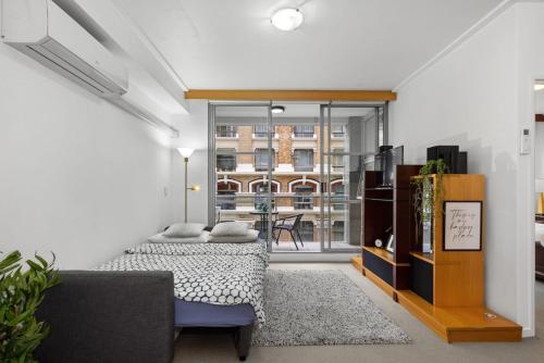 Spacious & Comfy Apt for 6 Next to Darling Harbour - image 13