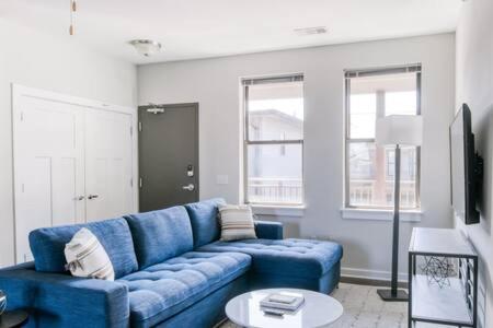 CozySuites Music Row Modern 1BR w/free parking! 32 in Nashville, USA
