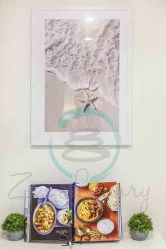 ZEN SUN CITY Cozy 2-BR/2-BA Ocean View Retreat - Photo 4