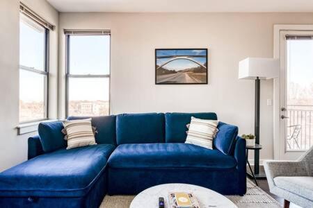 TWO CozySuites Spacious Music Row Condos with parking