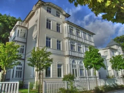 Villa "Strandeck", App 3 - direkt am Strand, mit Ostseeblick in Binz, Deutschland