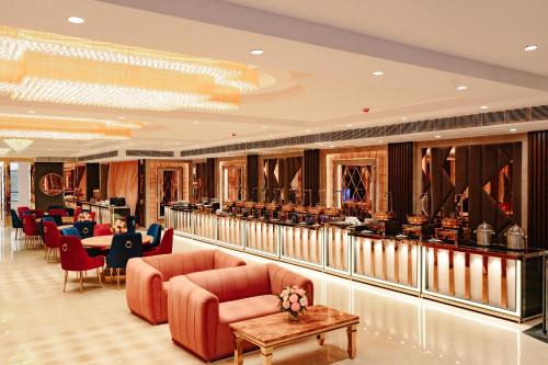 The Eliot Hotel & Banquet photo 4