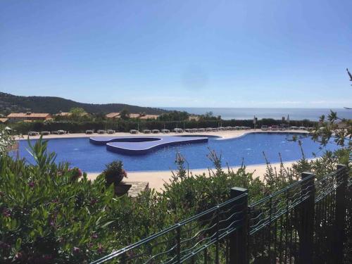 Beau 2 pièces, Magnifique vue mer et piscine