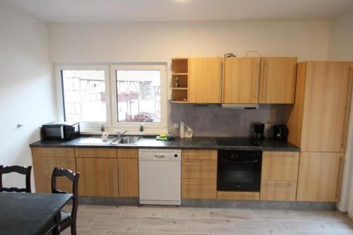 NEU! FeWo Marburg 2 mit Balkon in Lahntal