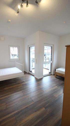 NEU! FeWo Marburg 2 mit Balkon in Lahntal