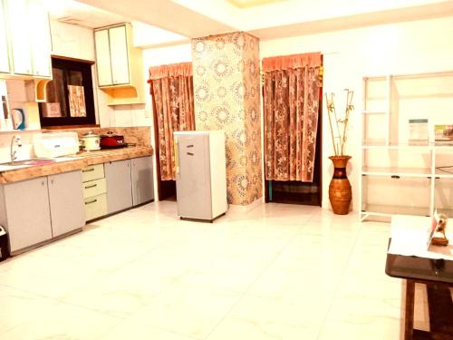 Lourdes Dominican Condo Unit 309 - 바기오