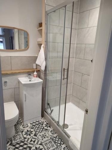 K R Sweet Home Nice one bedroom flat, Edinburgh (photo 6)