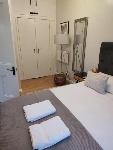K R Sweet Home Nice one bedroom flat, Edinburgh (photo 8)