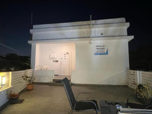 Apollo Rooms by Albert's Apartment 4