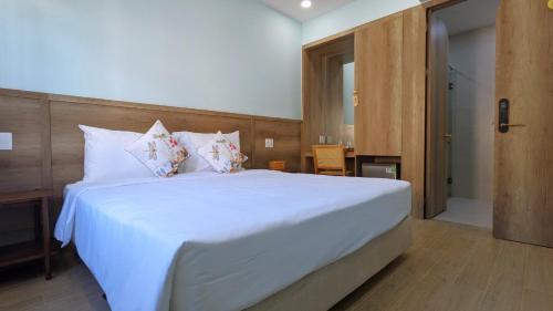 Queen Room room in Aurora Phu Quoc Hotel Cafe & 3D Golf