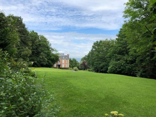 Giardino, La Petite Sauvagère, Duplex de charme et cosy (La Petite Sauvagere, Duplex de charme et cosy) in Villers-sur-Mer