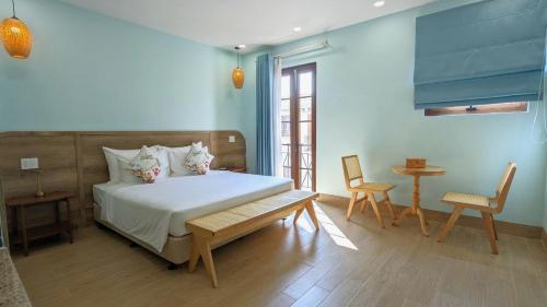 Deluxe Double Room with Balcony room in Aurora Phu Quoc Hotel Cafe & 3D Golf