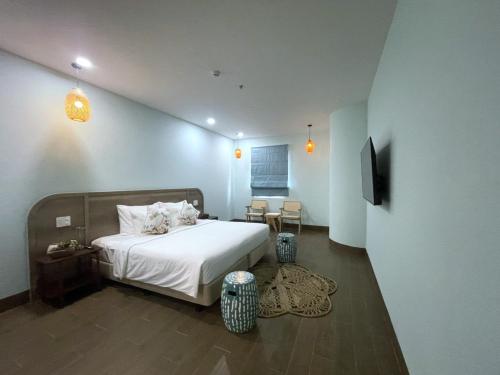 King Suite with Sea View image 9