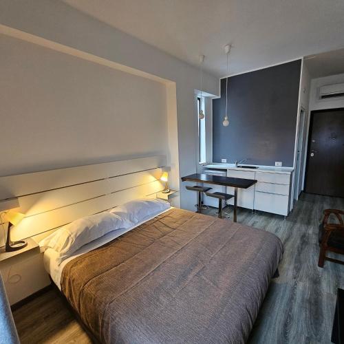 ROOM & PARKING in Centro Citta con Parcheggio Privato e WIFI in Potenza