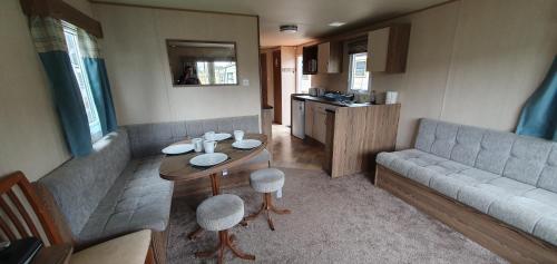 Honey Cottage Caravan Park in Ettrick