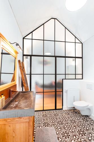Three-Bedroom Villa image 9
