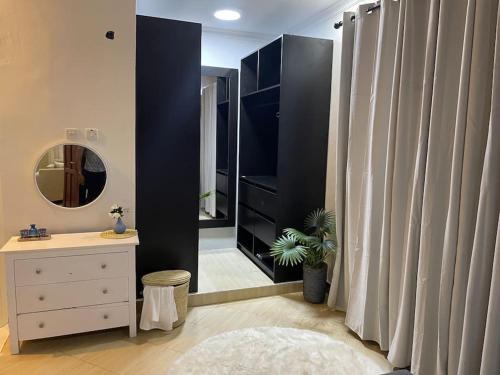 Classic, modern 1BR hideout, Dar es Salaam