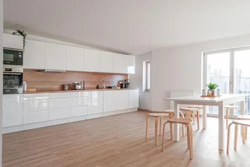 5 Zimmer nahe Hauptbahnhof,10 Betten,vollausgestattet,neu saniert,Parkplatz,Dachterasse in Cottbus, Deutschland