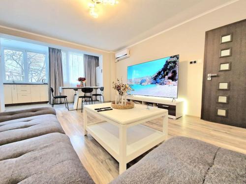 Flat 85 - 85 inches TV