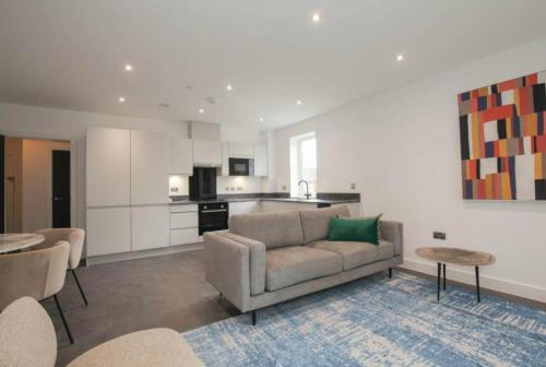 2 Bedroom Apartment In Kew Bridge