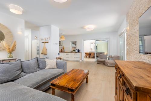 บริการและสิ่งอำนวยความสะดวก, Villa Malina with heated pool in สเวติ อันตอน