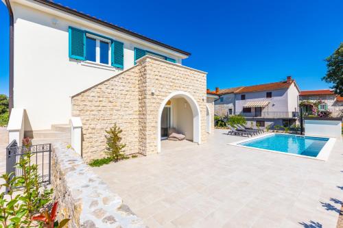 ทัศนียภาพภายนอกโรงแรม, Villa Malina with heated pool in สเวติ อันตอน