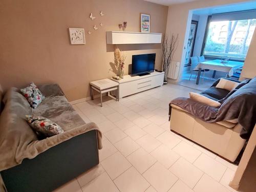 Appartement Six-Fours-les-Plages, 3 pièces, 6 personnes - FR-1-316-283 - Location saisonnière - Six-Fours-les-Plages