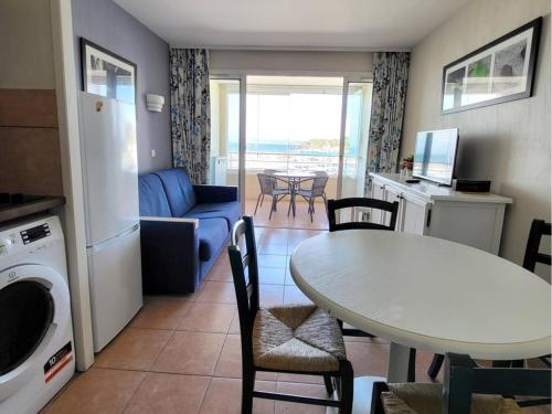 Appartement Six-Fours-les-Plages, 2 pièces, 4 personnes - FR-1-316-269 - Location saisonnière - Six-Fours-les-Plages