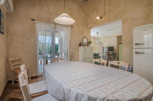 บริการและสิ่งอำนวยความสะดวก, Villa Linna with seaview in ปิเนซิซี