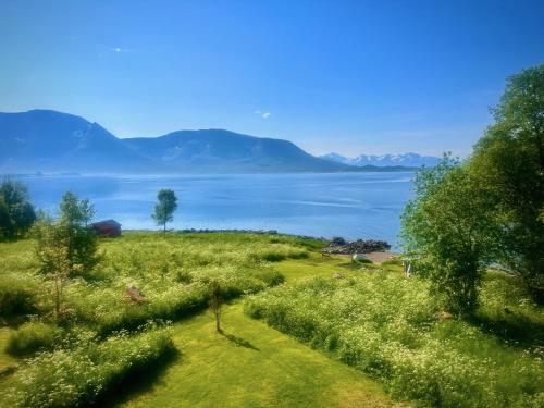 ระเบียง/ชานเรือน, House by the Sea in ซูร์ทลองด์