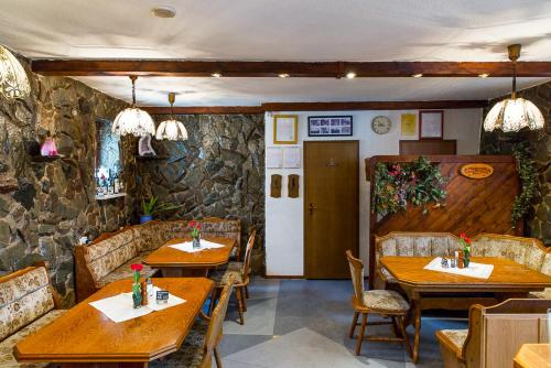 Restoran, Krauterhotel Garni Zur Klostergrotte in Nohra