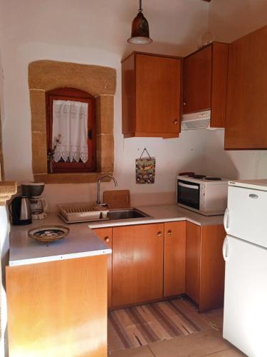 Patriko Traditional Stone Houses in Fres