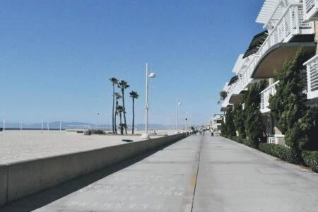 AMAZING Hermosa Beach Location plus Free Parking