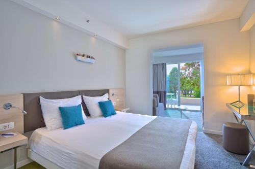 Family Room with Terrace - Sea Side